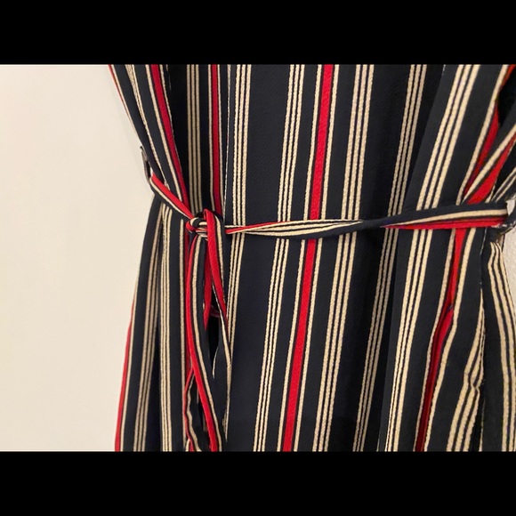 Mid length dress - Picture 4 of 5